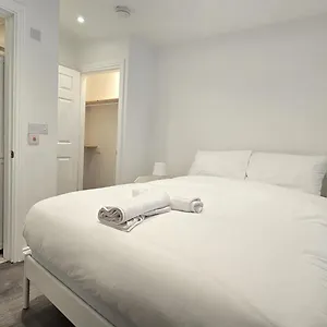  Apartment & Stylish, Two Bed, Two Bath
